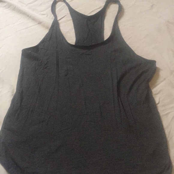 Basic workout tank - Picture 1 of 2